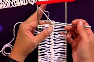 Learn to Make Hairpin Lace with Red Heart Yarns