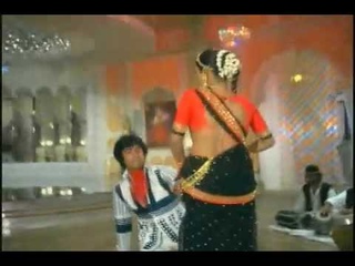 SUHAAG - ATHRA BARAS KI TU performance by Amitabh Bacchan and Rekha