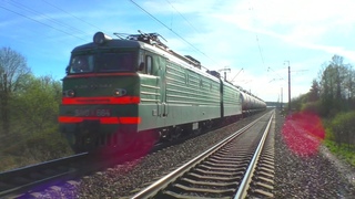 Электровоз ВЛ10У-664 с грузовым поездом