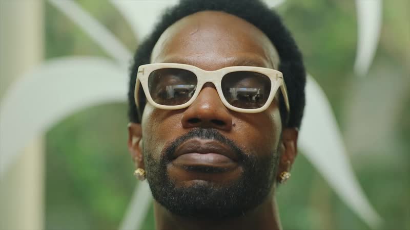 Juicy J feat. Wiz Khalifa Gah Damn