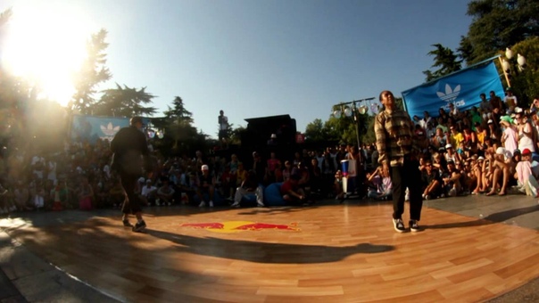 1 КРИСТИ VS ЛУКАШЬ ( Yalta Summer Jam 2012) HIPHOP 1 vs 1 by BOOMBOX