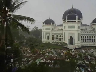 Великая Мечеть или Мечеть Масджид Райа Аль Mashun (Masjid Raya Al Mashun) в Медане.