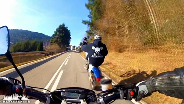 I like my new bike Suzuki DRZ 400 S vs Husqvarna SMR