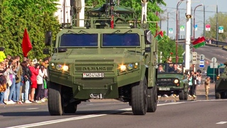 9 Мая в Бресте началось с импровизированного повтора парада Победы  это впервые для города