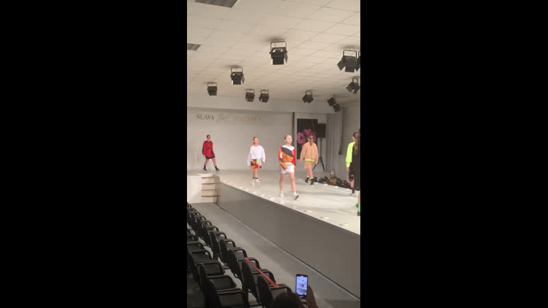 Модель, AMA models на показе в