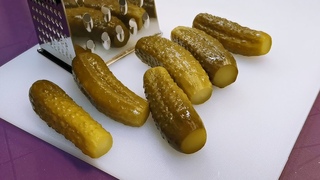 Жареные СОЛЕНЫЕ ОГУРЦЫ КАК ГРИБЫ, с макаронами не оторваться. Никто не ожидал, что это очень вкусно