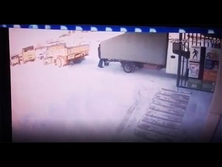 Появилось видео момента смертельного наезда на сотрудника ЧОП «Динамо» в Нижнекамске