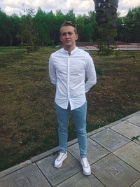 Влад Юхнов