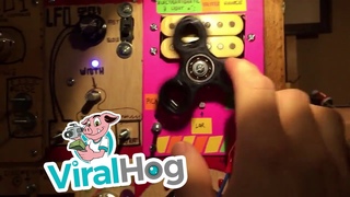 Analog Dubstep Using a Fidget Spinner || ViralHog
