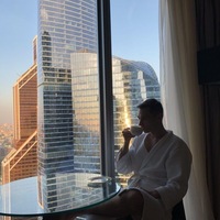 Влад Голенков