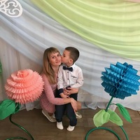 Оля Попова