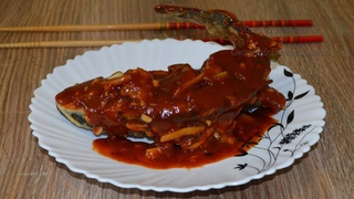 Cазан в кисло - сладком соусе(糖醋鲤鱼, Táng cù lǐyú). Китайская кухня.