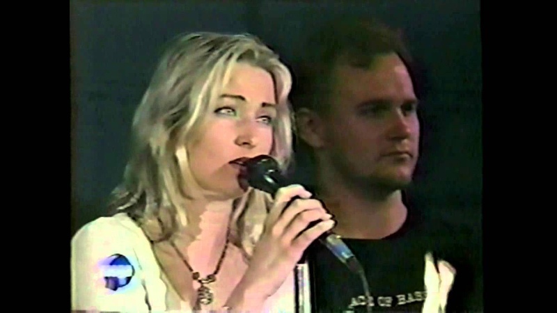Acapella Linn and Jenny Berggren (ace of