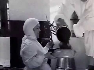 .. а землю - отдайте къестьянам !!..