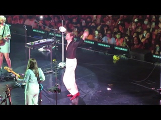 Harry Styles ~ Band Intro, Watermelon Sugar Singalong & Watermelon Sugar
